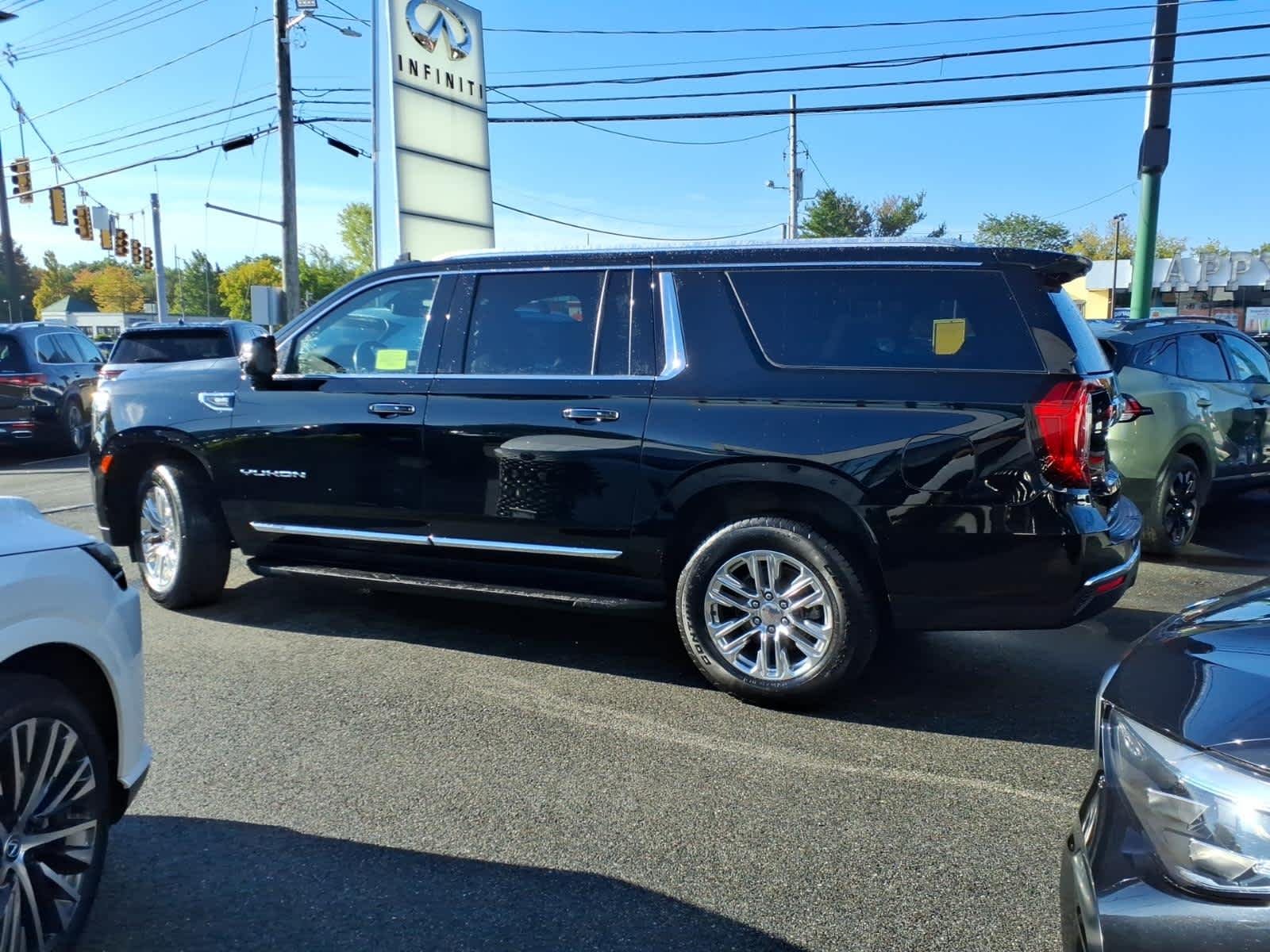 Used 2023 Onyx Black GMC SLT image 7