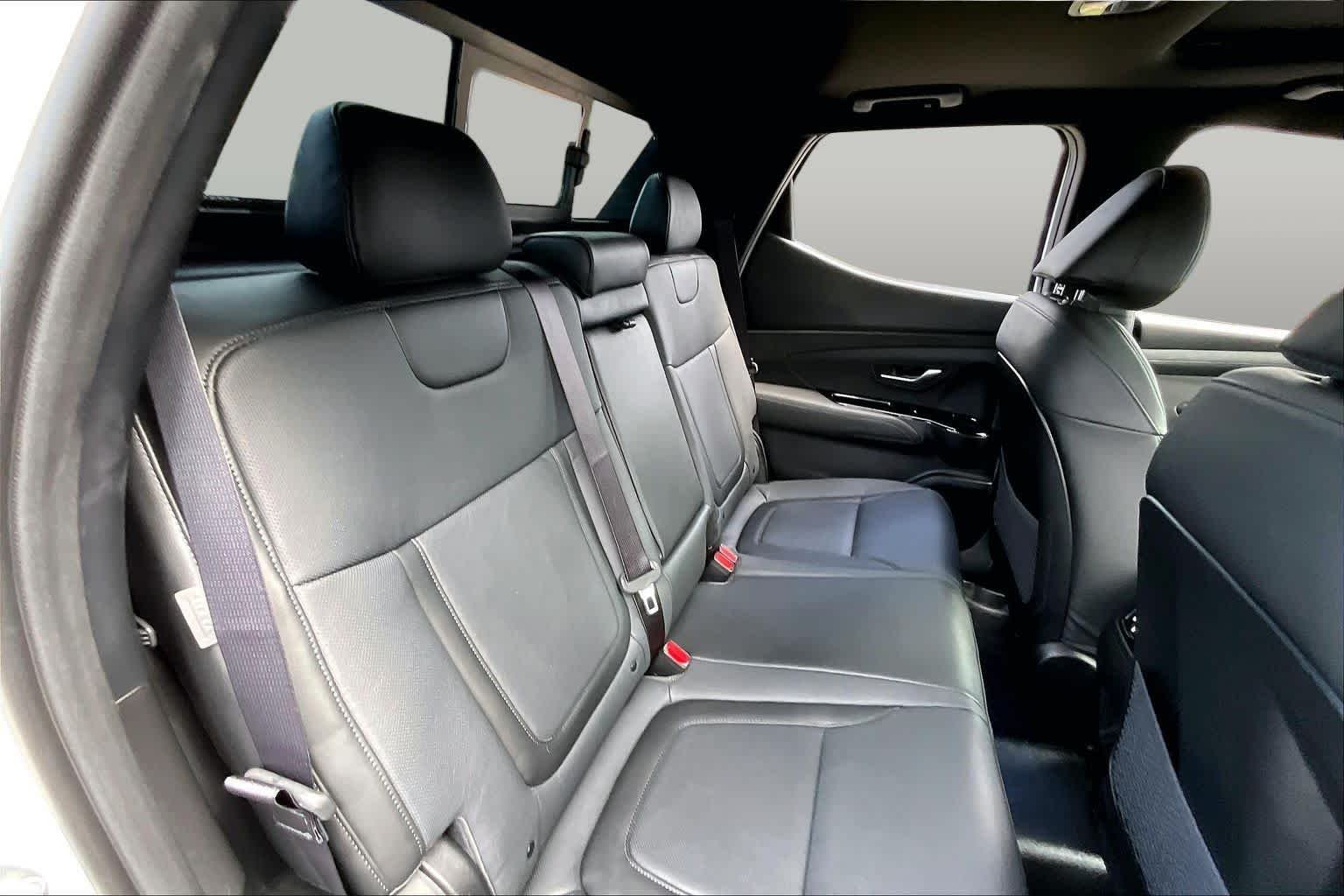 Used 2025 Atlas White Hyundai Limited image 21