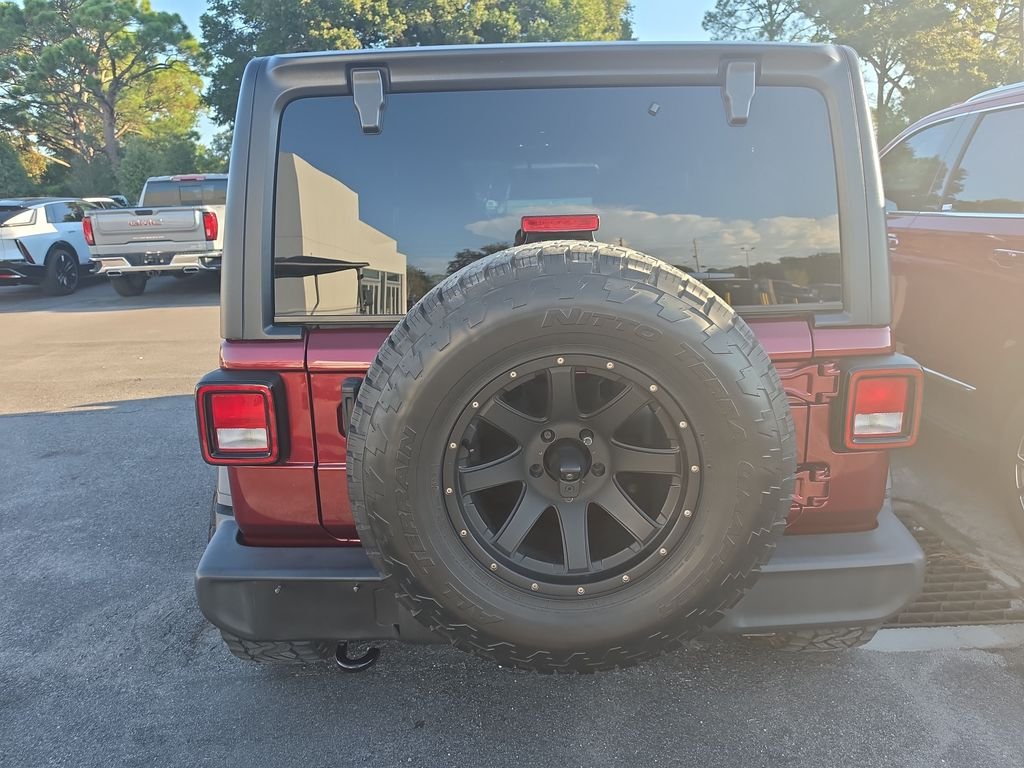 Used 2021 Red Jeep Unlimited Willys image 7