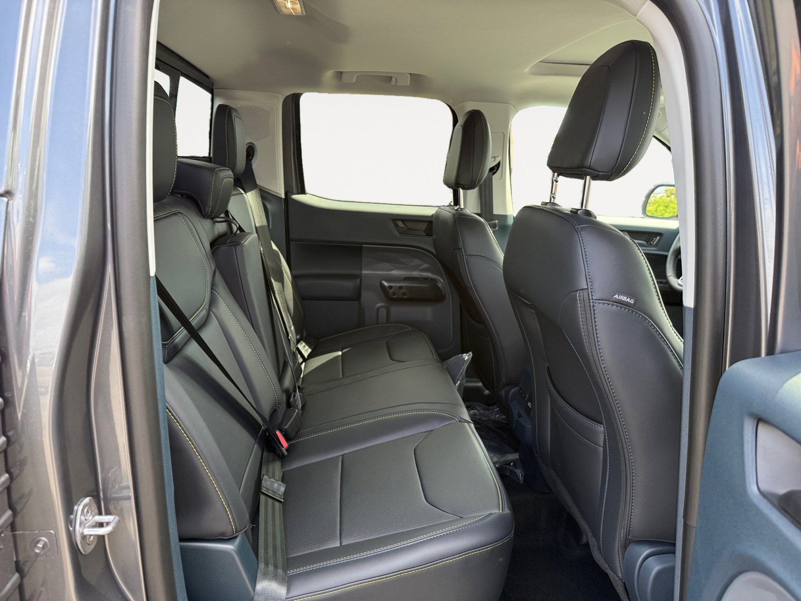 New 2025 Carbonized Gray Metallic Ford Lobo™ image 18