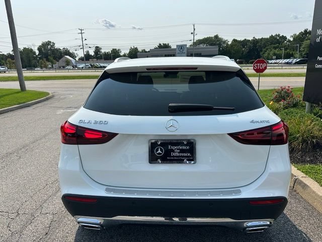 New 2026 Polar White Mercedes-Benz GLA 250 image 42