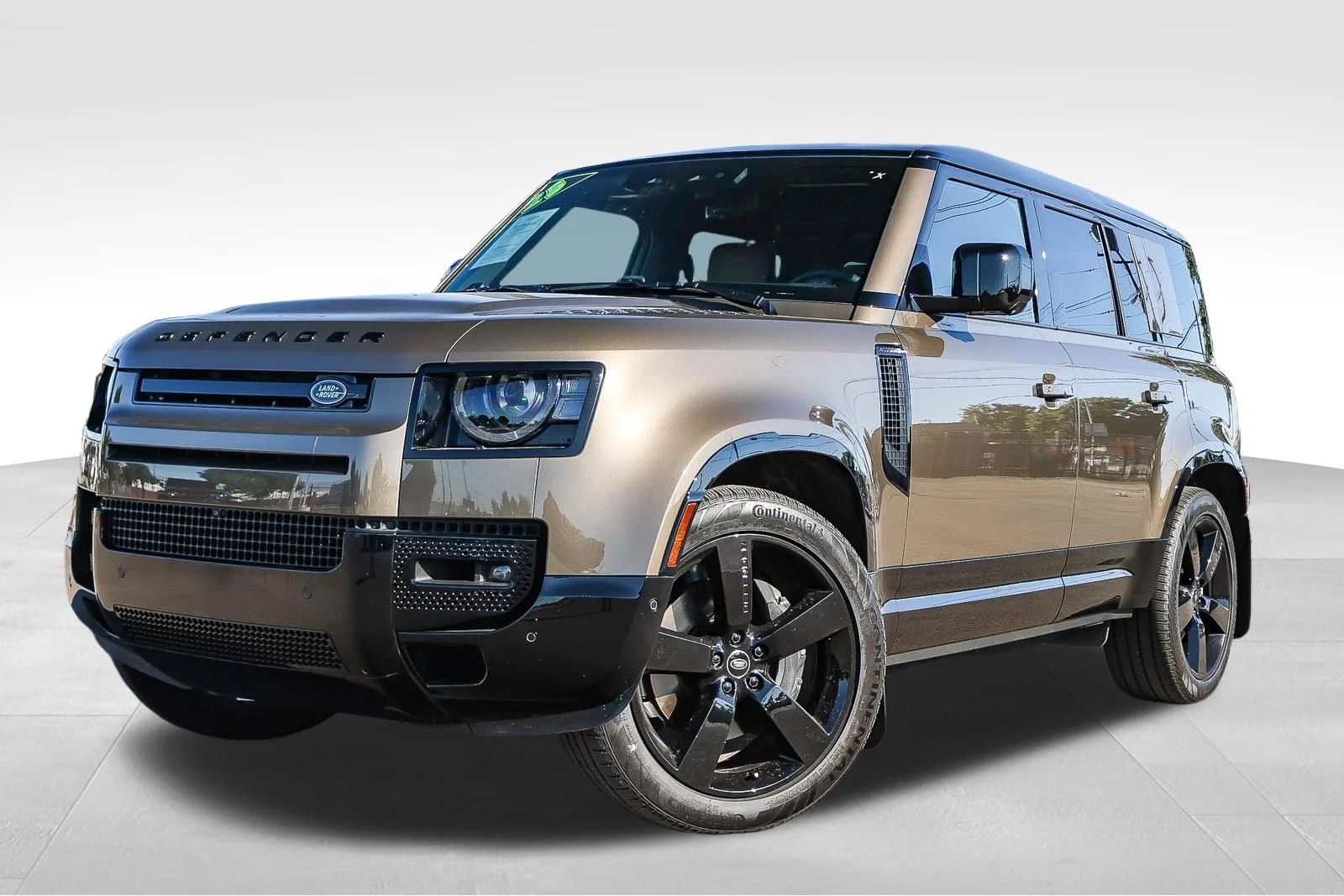 2025 Land Rover Defender 110 X-Dynamic SE P500's photo