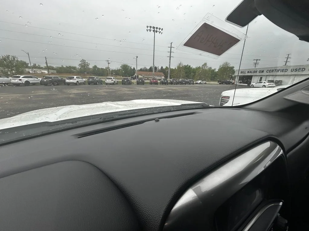 Used 2018 White Chevrolet LT image 12
