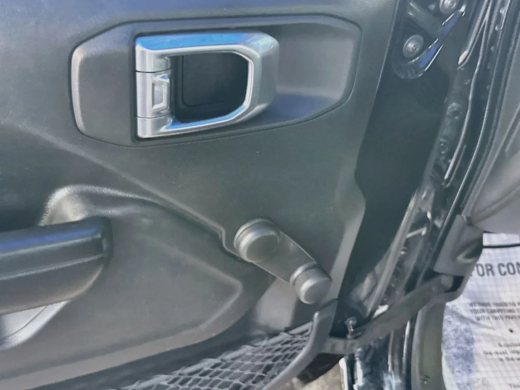 Used 2021 Black Jeep Unlimited Sport image 19