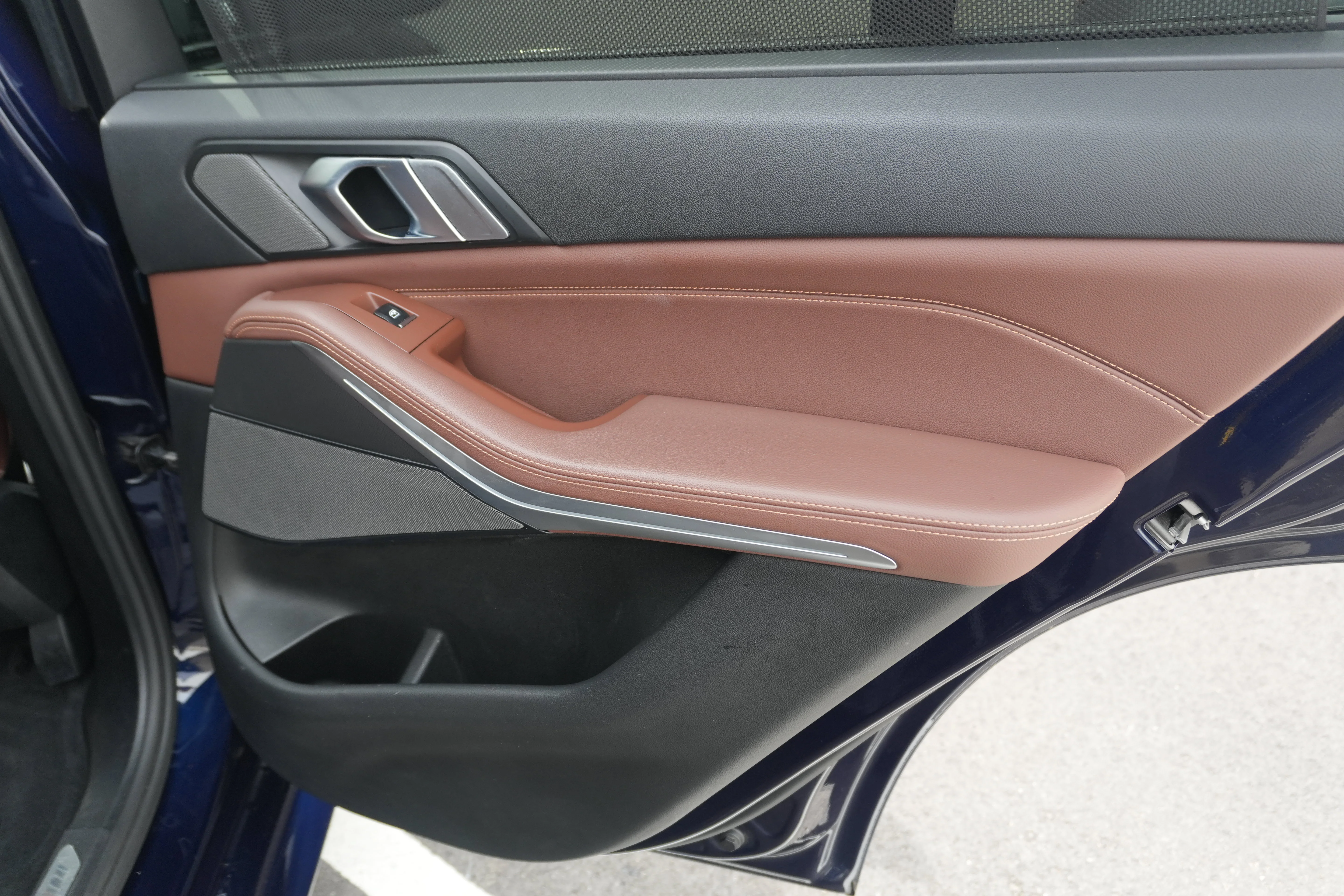Used 2019 Tanzanite Blue II Metallic BMW xDrive40i image 28