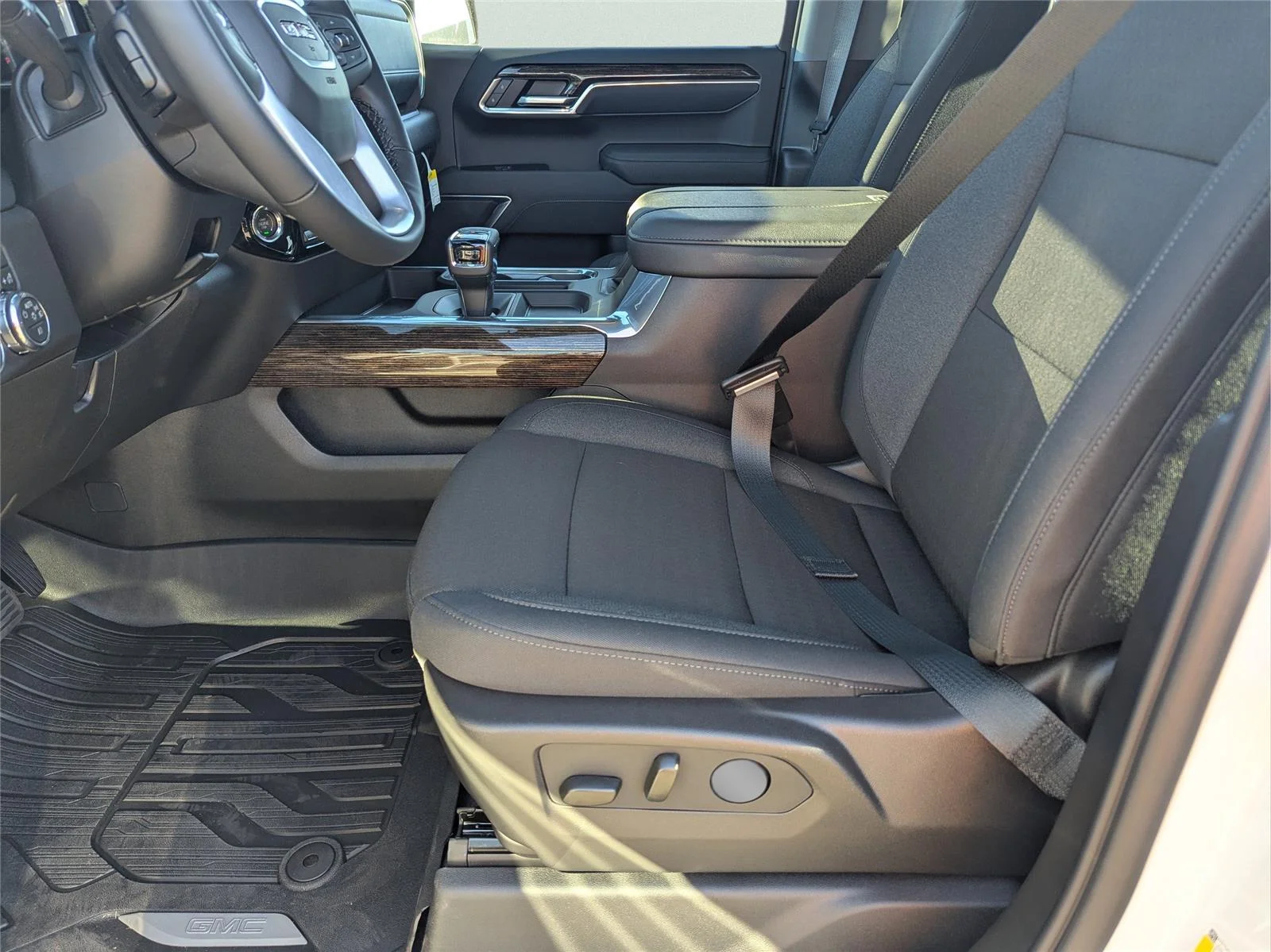 New 2026 Summit White GMC Elevation image 16