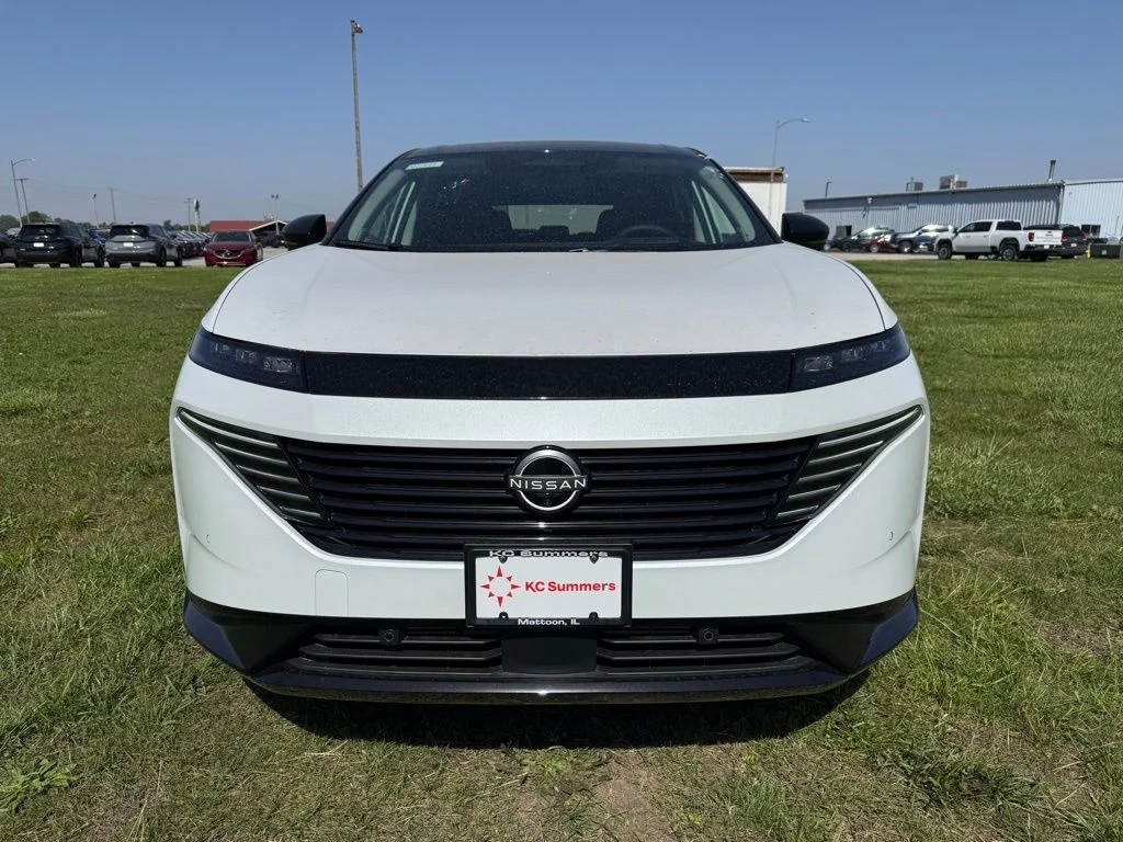 New 2026 White Pearl Nissan Platinum image 2