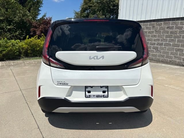 Used 2024 White Kia LX image 7