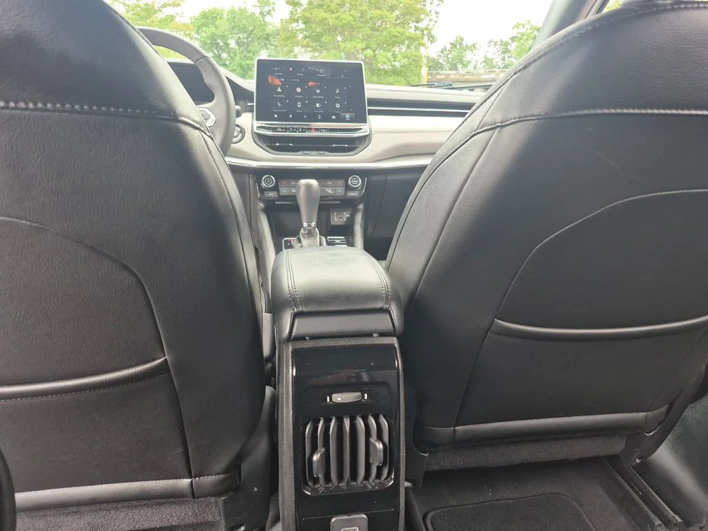 Used 2023 White Jeep Limited image 13
