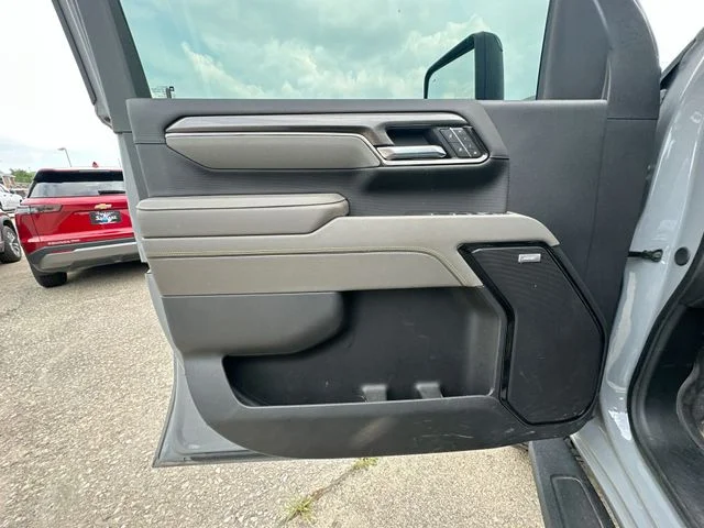 Used 2025 Gray Chevrolet ZR2 image 25