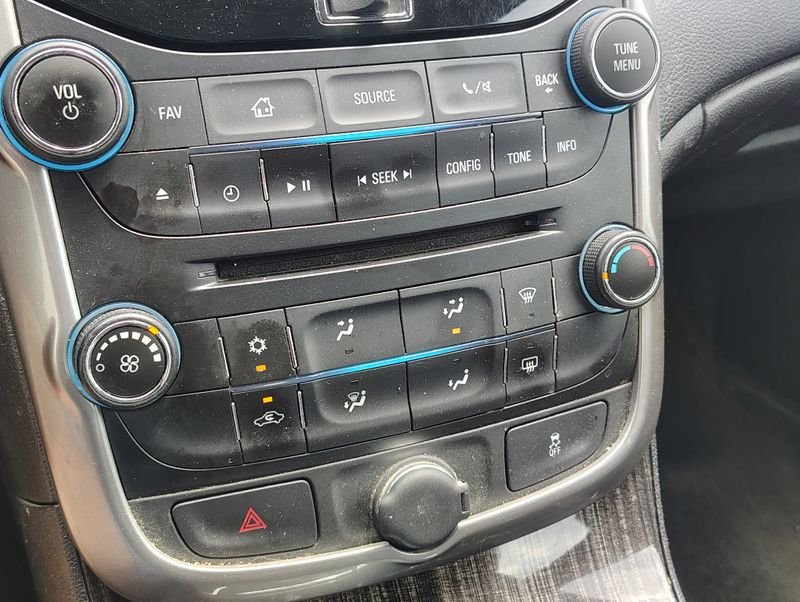 Used 2015 Purple Chevrolet LT image 16