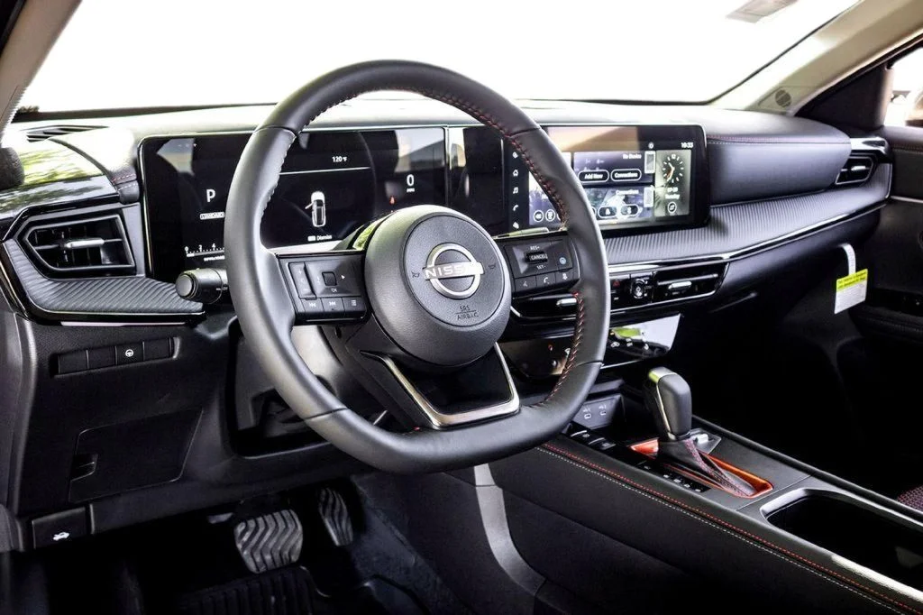2025 Nissan Kicks SR AWD - Photo 11