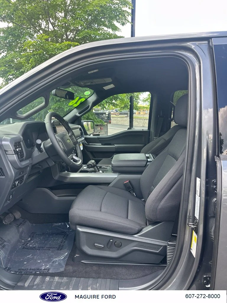 New 2026 Carbonized Gray Metallic Ford XLT image 13