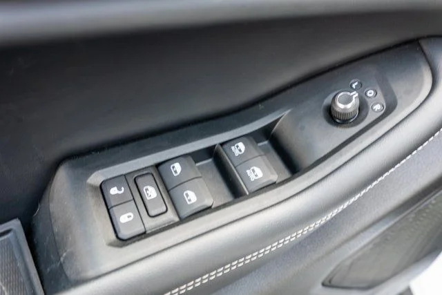 Used 2025 White Jeep Altitude X image 20