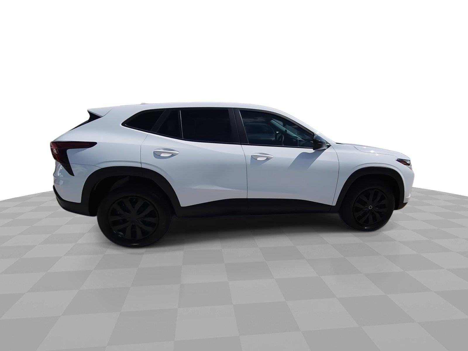 Used 2025 Summit White Chevrolet LS image 9