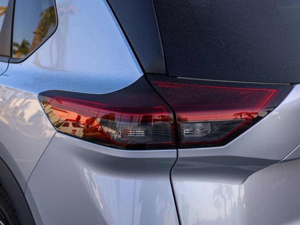 Used 2024 Silver Nissan SV image 6