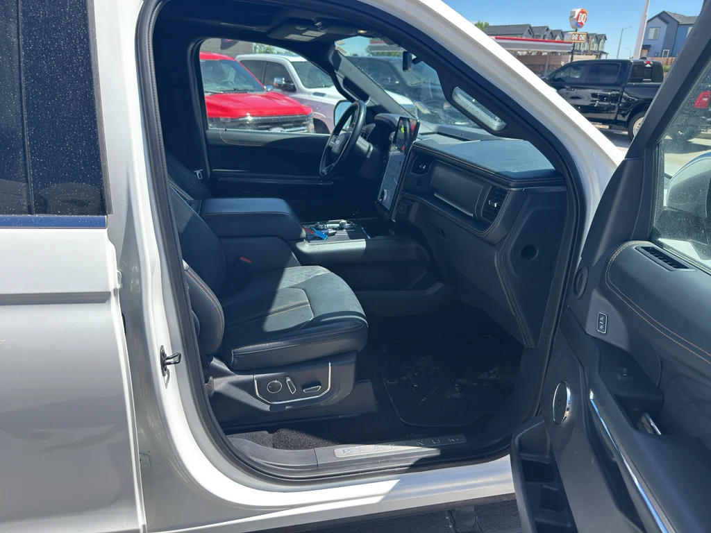 Used 2023 Star White Metallic Tri-Coat Ford Platinum image 10