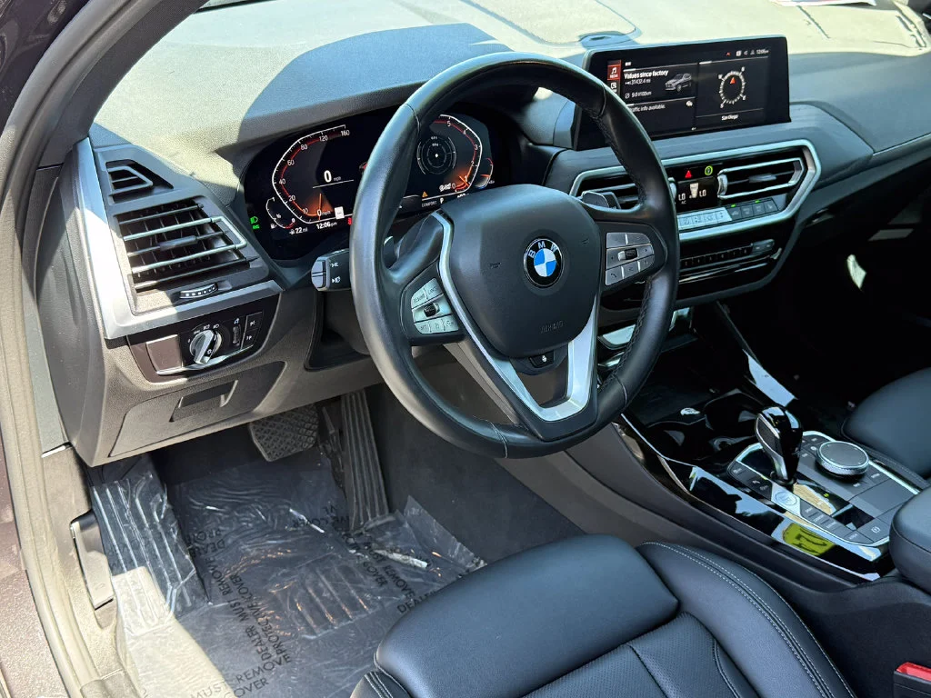 Used 2024 Gray BMW sDrive30i image 25