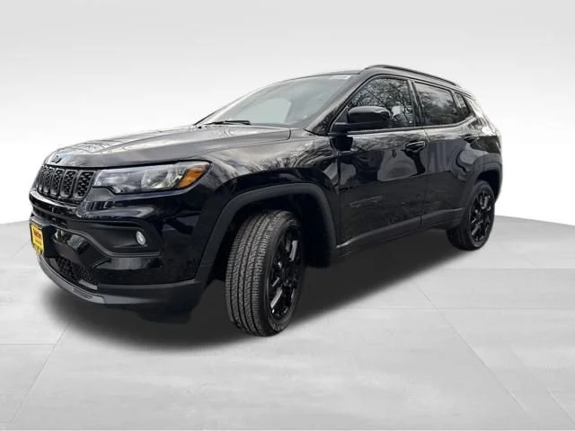 New 2026 Diamond Black Crystal Pearlcoat Jeep Latitude image 3