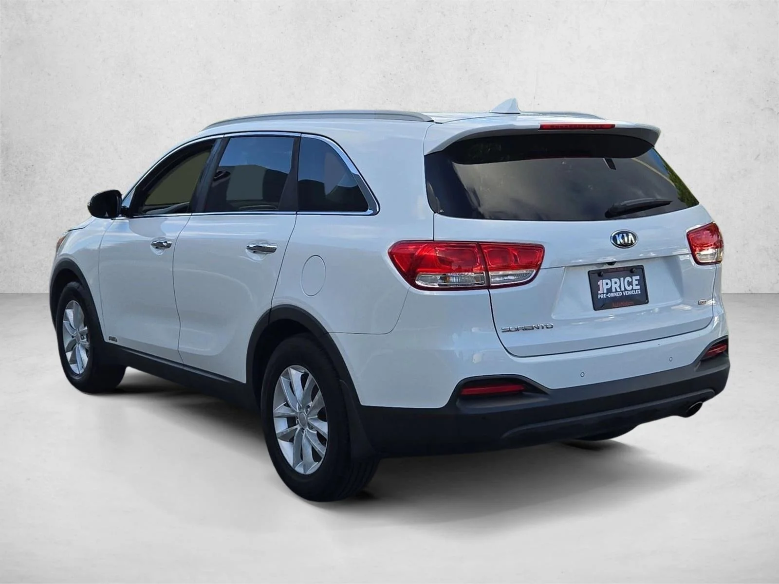 Used 2017 Snow White Pearl Kia LX image 8
