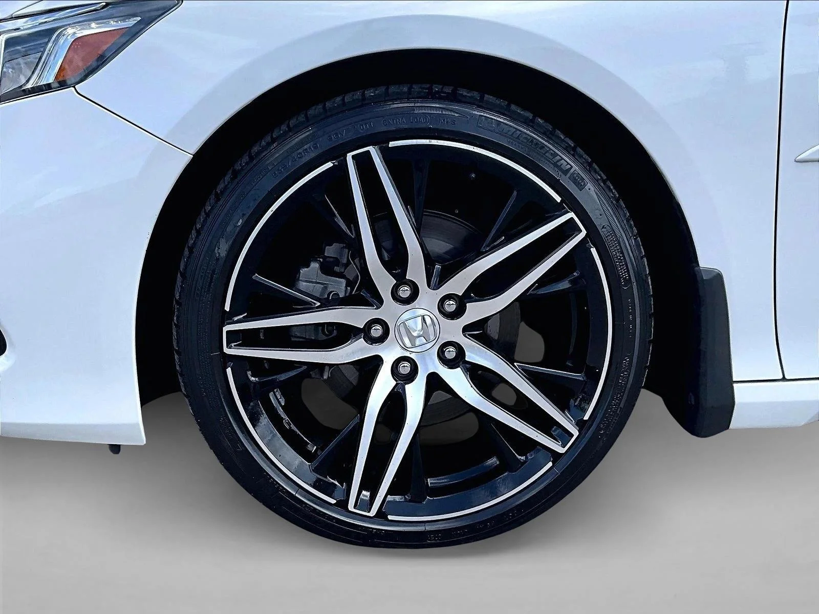 Used 2021 Platinum White Pearl Honda Touring image 10