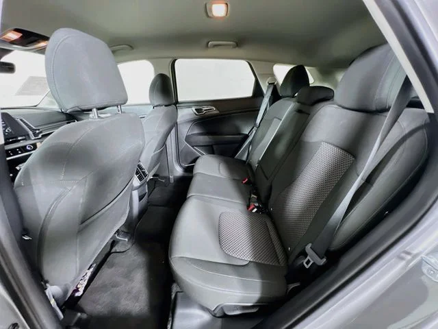 2023 Kia Sportage LX - Photo 22