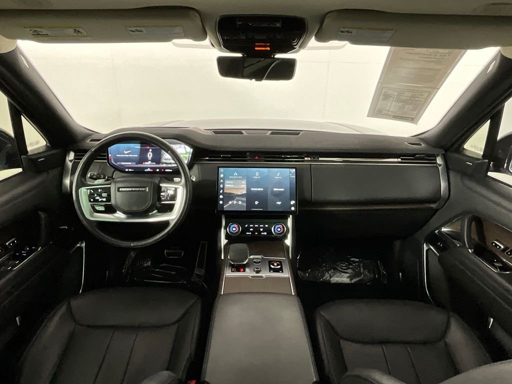 Used 2023 Santorini Black Metallic Land Rover SE image 10