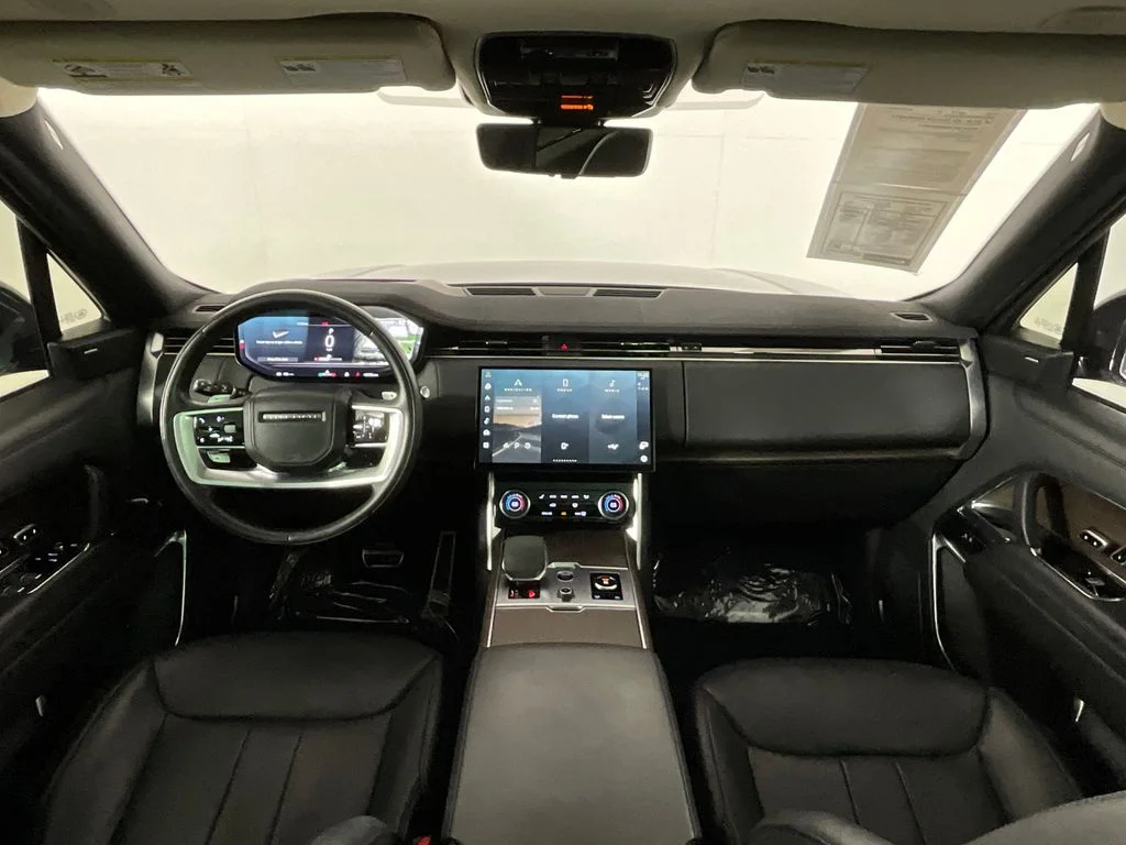 Used 2023 Black Land Rover SE image 10