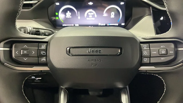 New 2026 Diamond Black Crystal Pearlcoat Jeep Laredo image 15