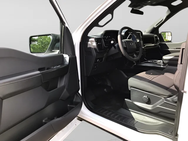 Used 2023 White Ford XL image 10