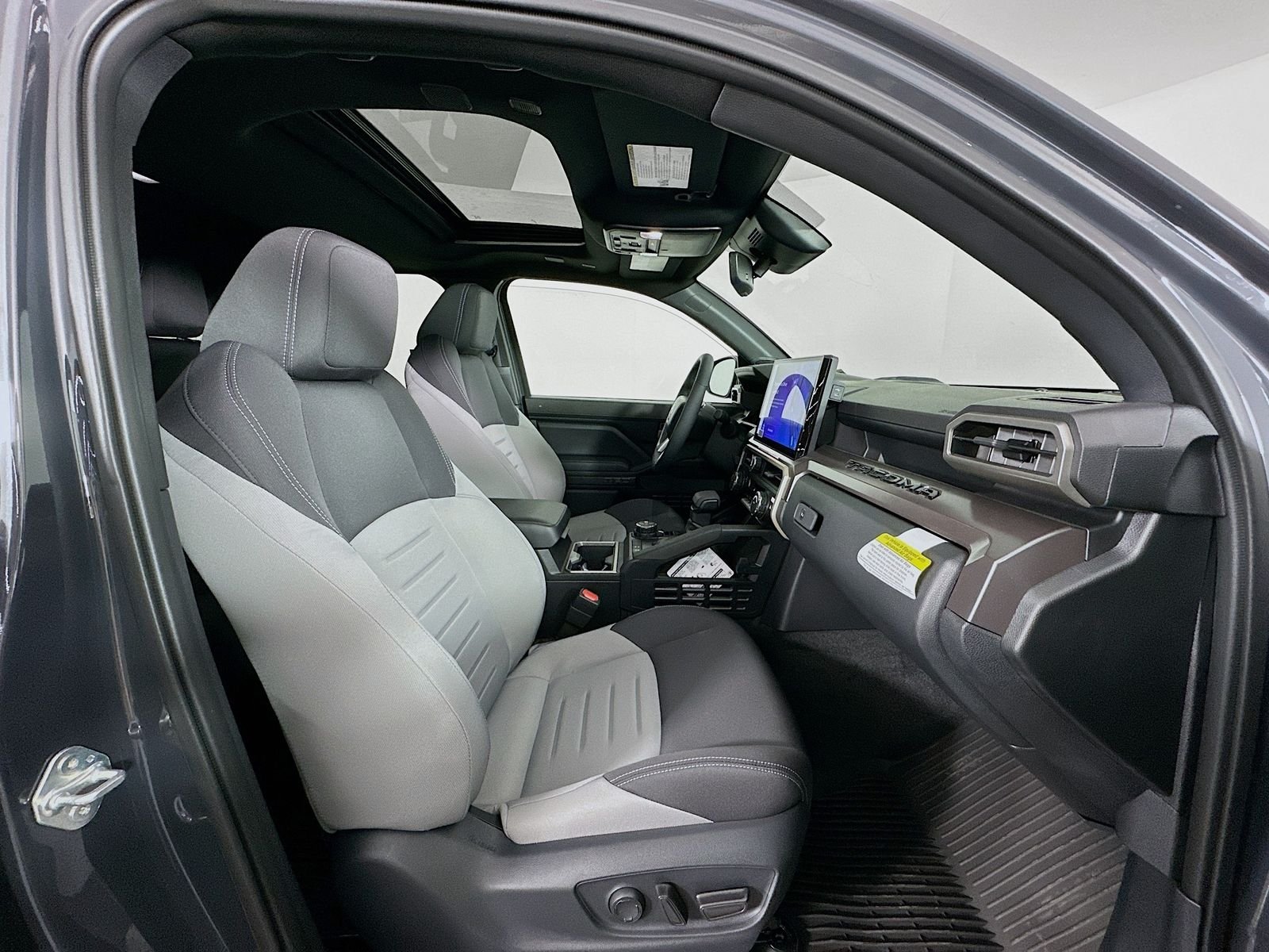 2025 Toyota Tacoma TRD Off Road - Photo 29