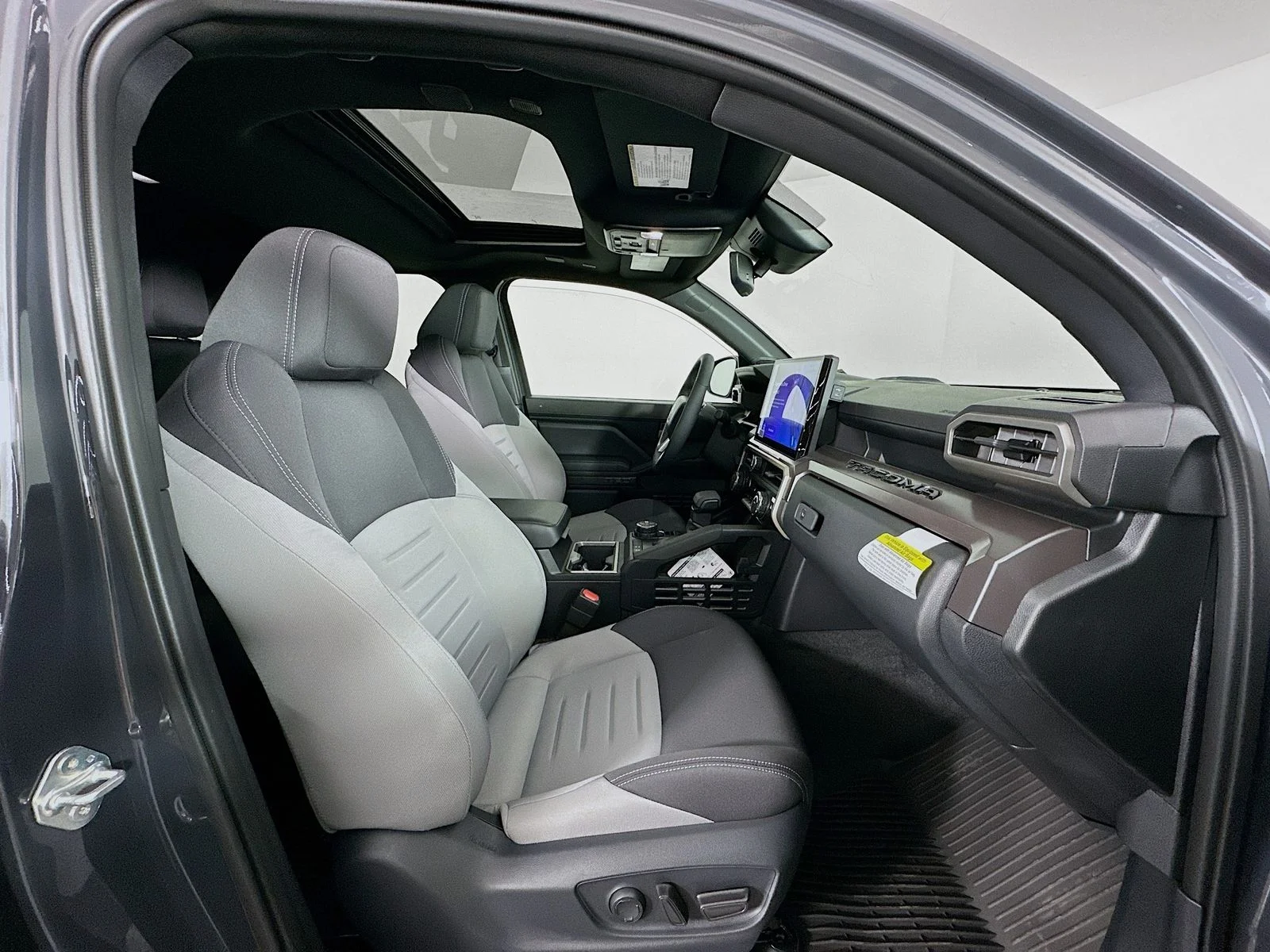 2025 Toyota Tacoma TRD Off Road - Photo 29