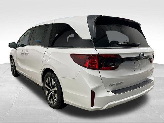 New 2026 Platinum White Pearl Honda EX-L image 3
