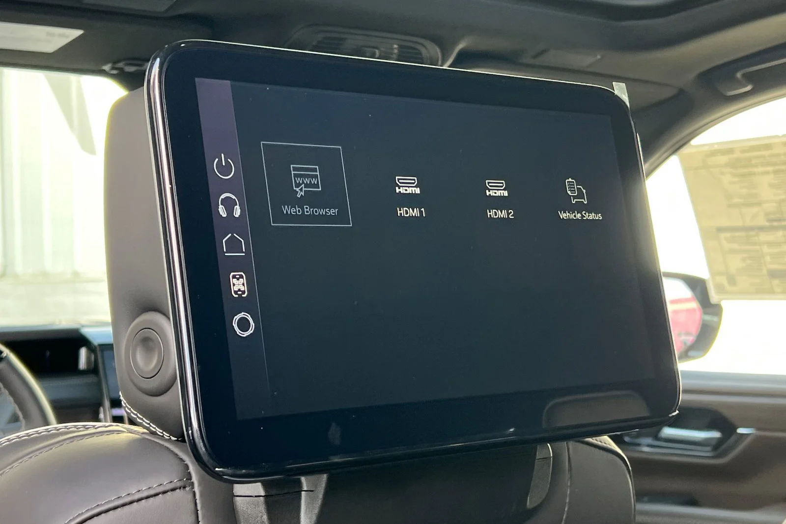 2026 GMC Yukon XL Denali Ultimate - Photo 16