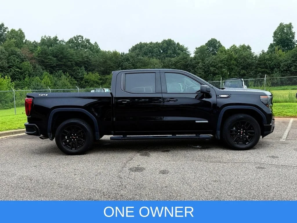 Used 2024 Onyx Black GMC Elevation image 2