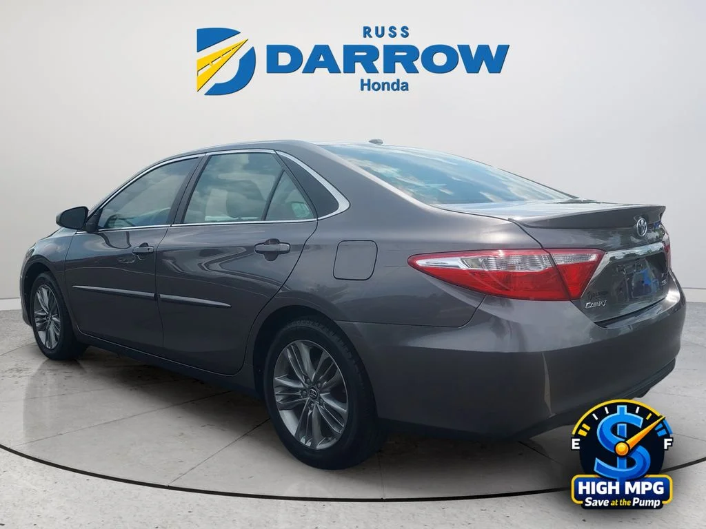Used 2016 Gray Toyota SE image 3