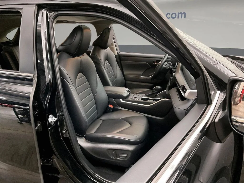 Used 2024 Black Toyota XLE image 10