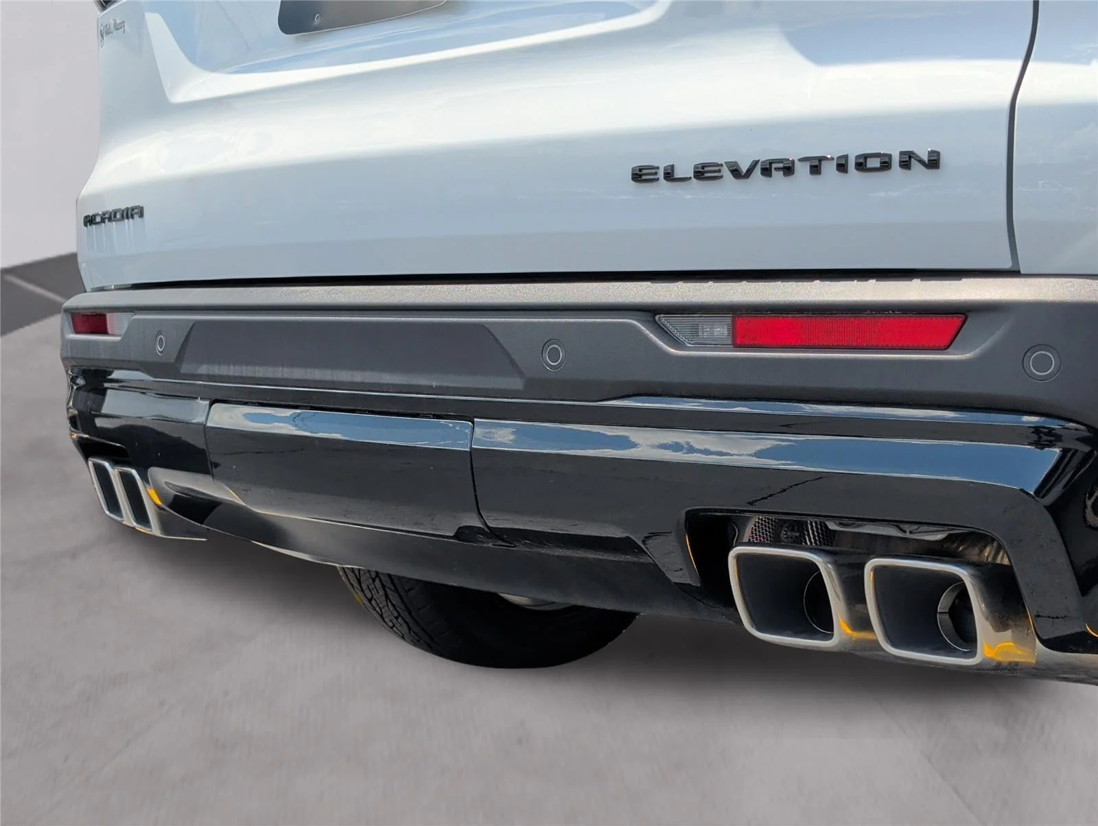 New 2026 Summit White GMC Elevation image 27