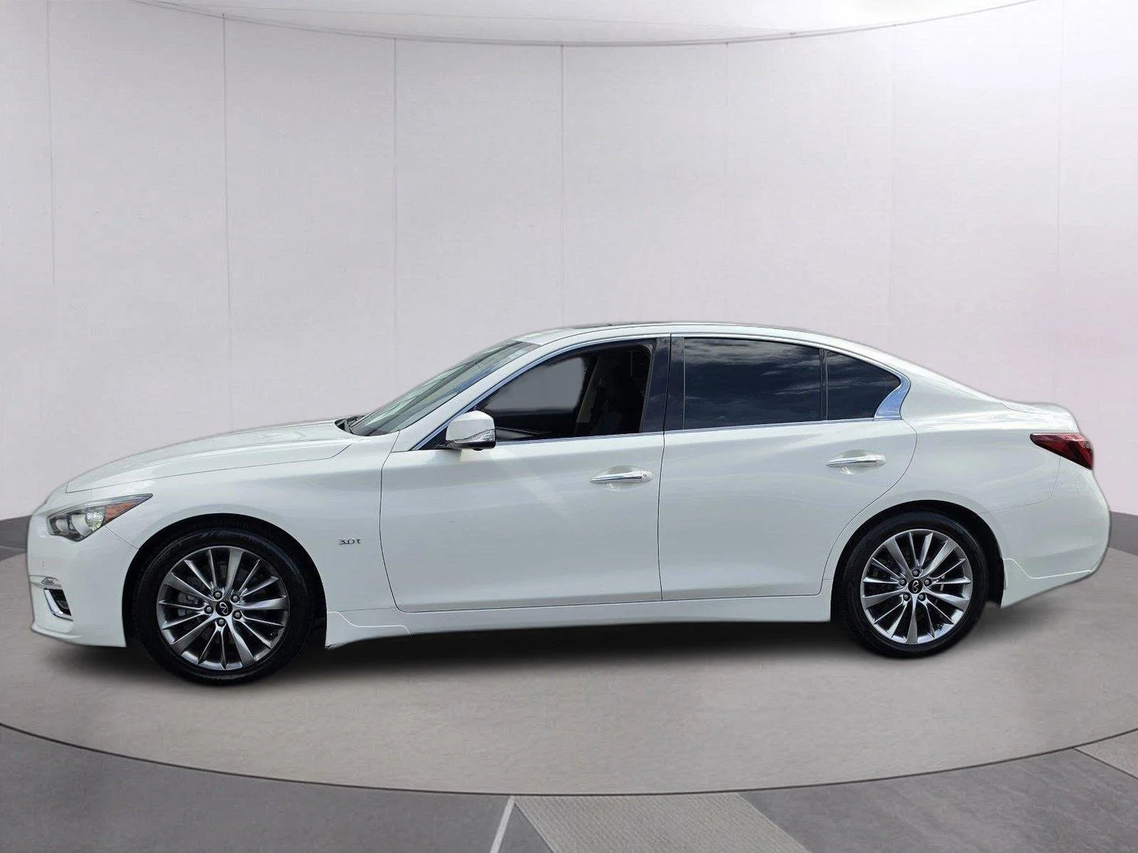 Used 2020 Pure White INFINITI 3.0t LUXE image 2