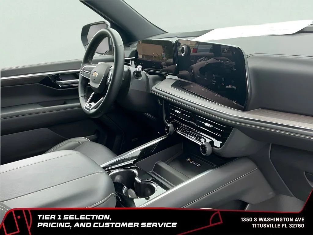Used 2025 Dark Ash Metallic Chevrolet Premier image 17
