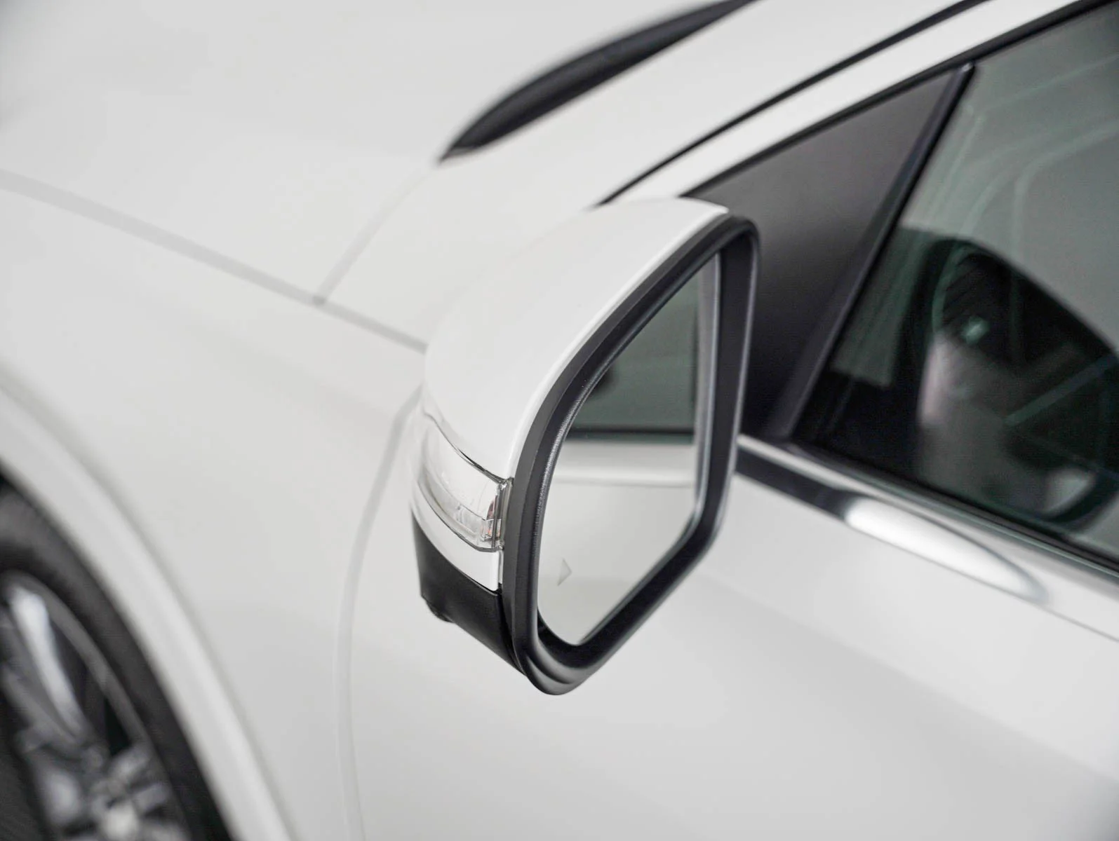 New 2026 Polar White Mercedes-Benz AMG® 4MATIC image 27
