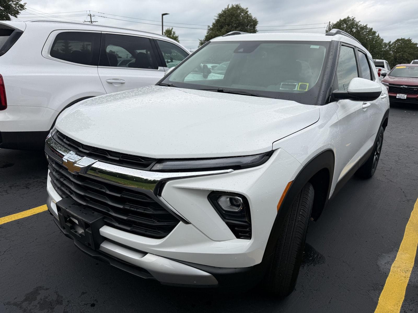 Used 2025 Summit White Chevrolet LT image 10