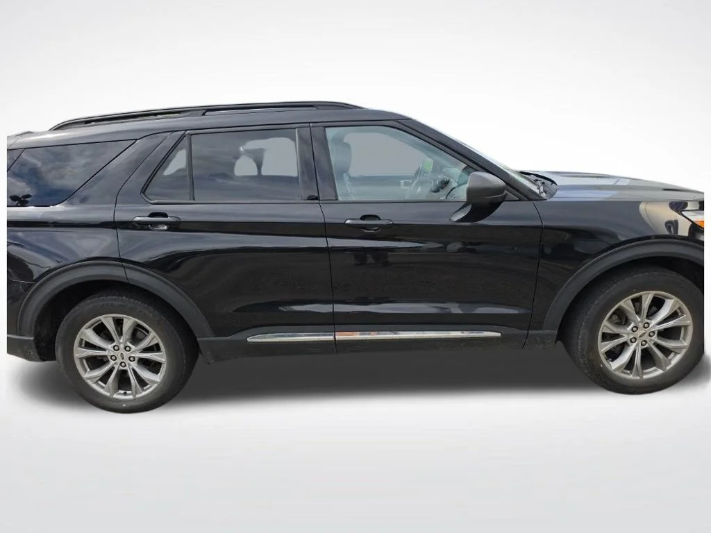 Used 2020 Black Ford XLT image 5