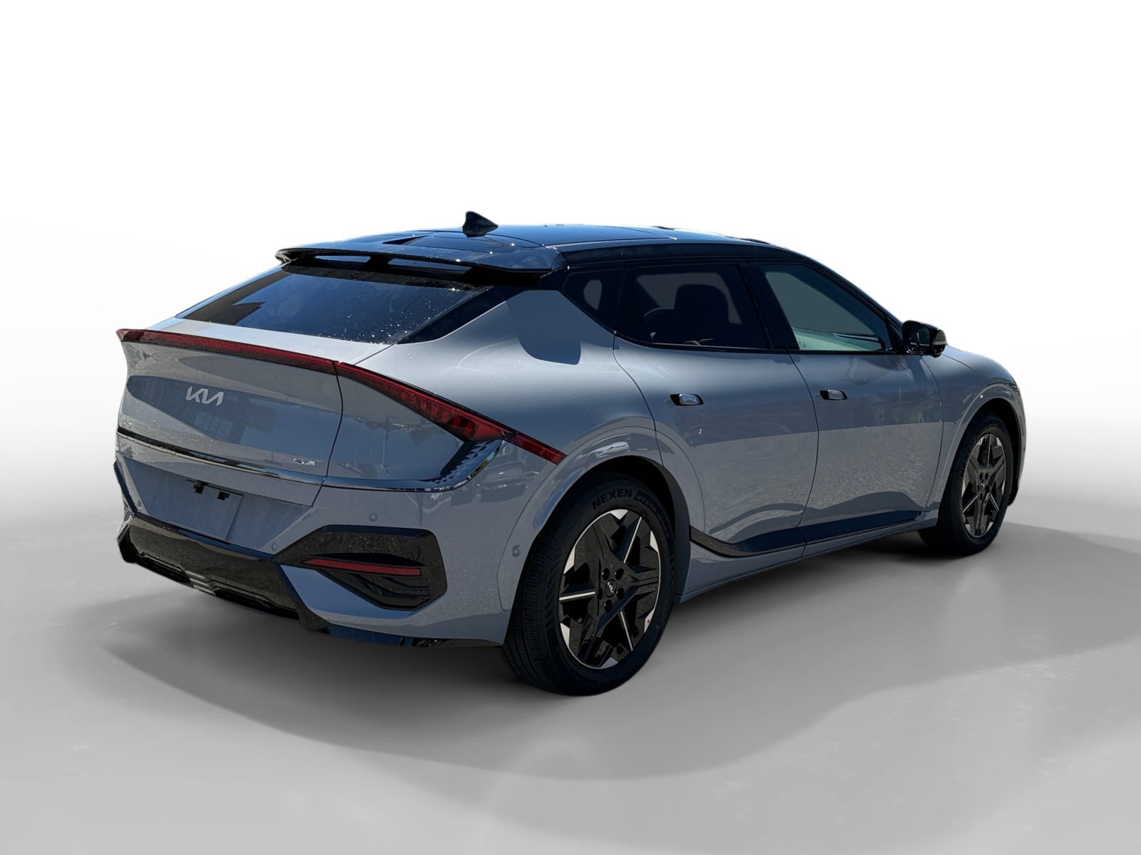 New 2026 Wolf Gray / Black Roof Kia GT-LINE image 5