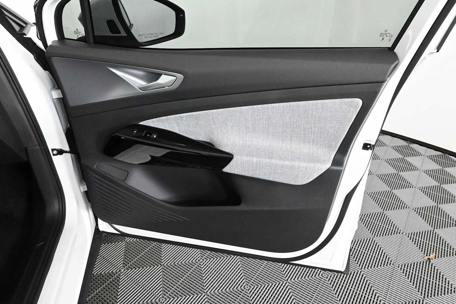 New 2026 OPAL WHITE Volkswagen Pro image 10