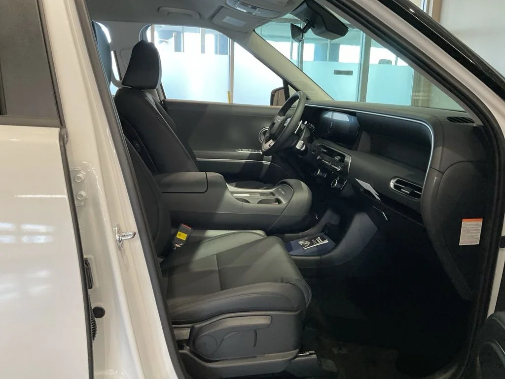 New 2026 White Hyundai SEL image 27