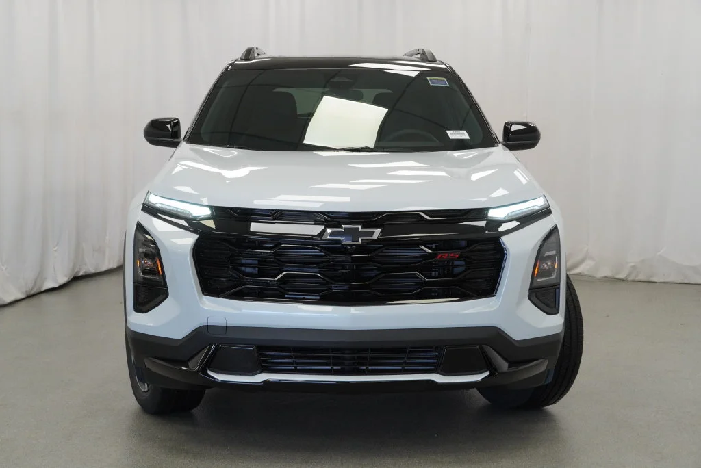 New 2027 Polar White Tricoat Chevrolet RS image 33