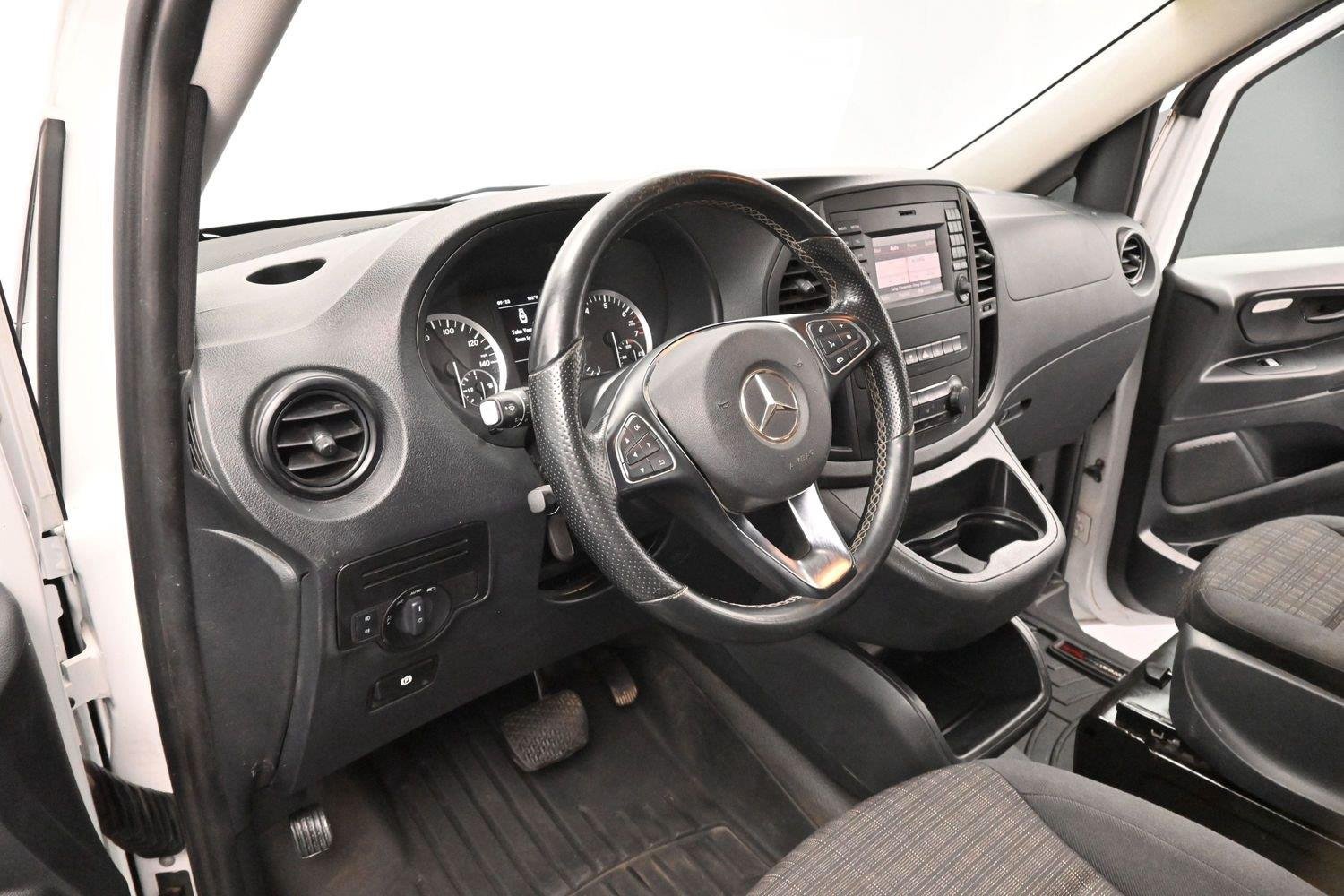 Used 2016 Arctic White Mercedes-Benz RWD 126" image 15