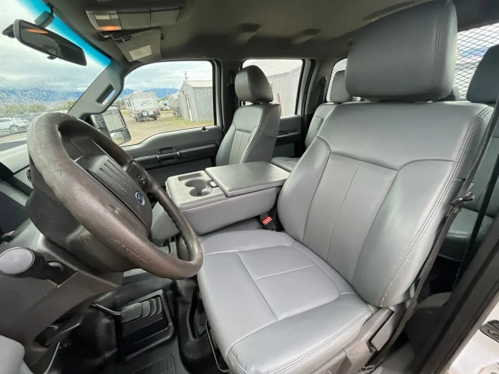 Used 2016 White Ford XL image 9