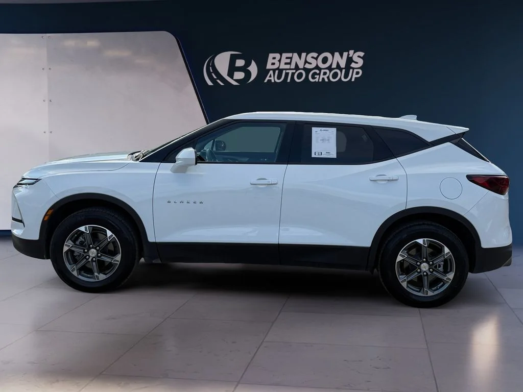 Used 2025 White Chevrolet LT image 2